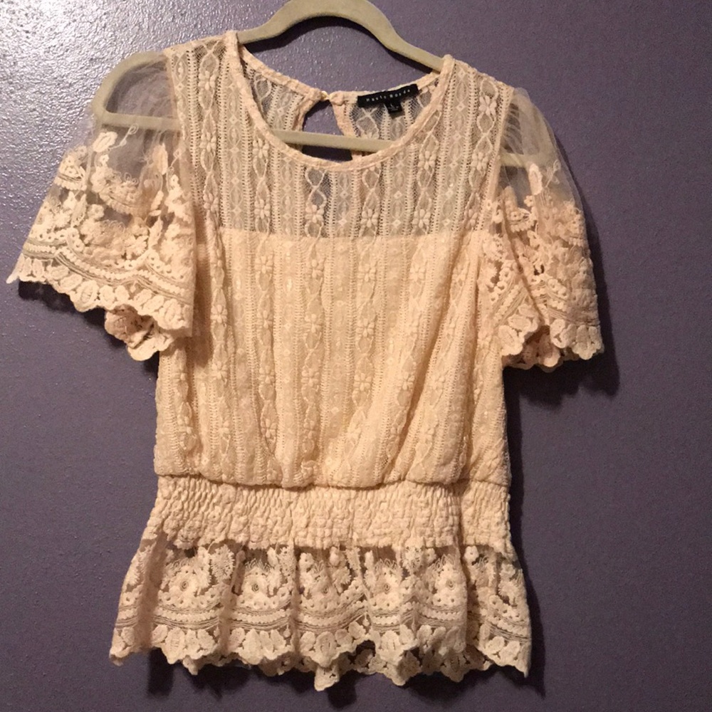 ⭐️4/$20 Sheer lace blouse